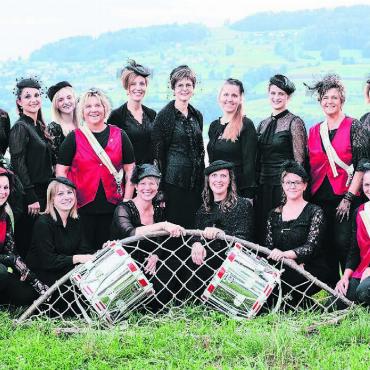 Dieses Mal mit grossem Umzug - Die Frauen aus dem Seetal freuen sich schon jetzt, wenn sie im Januar in ihren traditionellen Kostümen wieder auf Männerjagd gehen können. Bild: zg