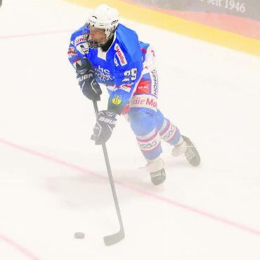 Derbyzeit im Eishockey - Letztes Jahr stand Patrick Siegwart im Freiämter Derby noch selbst auf dem Eis. Jetzt wird er «nur» als Trainer des HC Wohlen Freiamt mit dabei sein. Schafft es ausgerechnet der Fischbach-Gösliker, dem HC Fi-Gö ein Bein zu stellen?