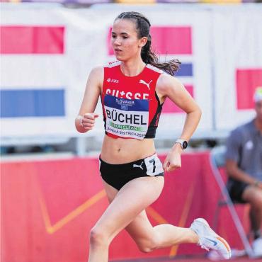 «Es war einfach alles toll» - Rang 17 an ihrem ersten internationalen Rennen: Seline Büchel. Bilder: zg