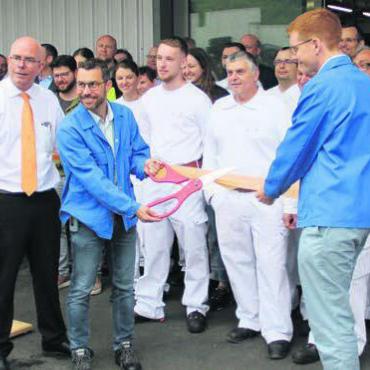 Lauter Erfolgszahlen - Die vielen Investitionen der letzten Jahre (hier die Einweihung der neuen Trocknungsanlage im Mai) machen sich bezahlt, der Umsatz zeigt nach oben. Bild: Archiv