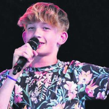 Wer wird «Voice of Wohlen»? - Wer wird im Juni die neue «Voice of Wohlen»? Die Aufnahme stammt von der Finalshow vom Jugendfest 2022. Bild: Archiv/dm