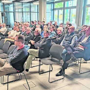 Film und Fussball - Die Donatoren des FC Wohlen hörten gespannt zu. Bilder: zg