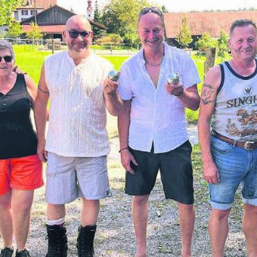 Gemütlichen Nachmittag verbracht - Auch in diesem Jahr wurde das beliebte Pétanque-Turnier durchgeführt. Bild: zg