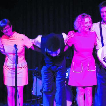 Sechzig Jahre retour - Die Band «Roundabout» erlebte mit dem Publikum einen tollen Abend. Bild: zg