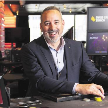 Der Gambler - Der 43-Jährige Adrian Meyer ist für das Gesamtmarketing bei Swiss Casinos zuständig. 
Bild: zg
