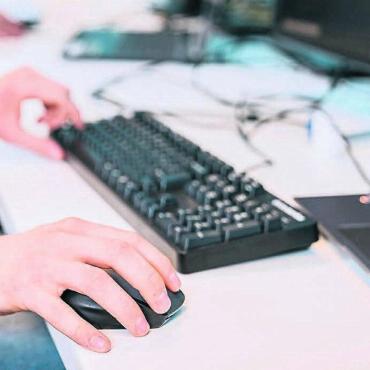 Ringen um Fachkräfte - Der Fachkräftemangel betrifft nicht nur technisch dominierte Branchen, sondern auch die öffentliche Hand. Bild: pd