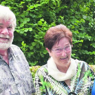 Der pflegende Held - Hanspeter und Marise Iten haben sich mit dem Leben arrangiert und machen das Beste daraus. Dies auch durch die flexible und unkomplizierten Unterstützung von Soraya Topkaya von der Spitex Freiamt. Bild: Monica Rast