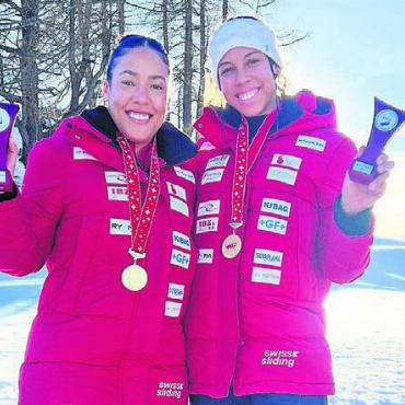 Titel mit Kambundji - Melanie Hasler (rechts) holte den SM-Titel mit Muswama Kambundji (Schwester der Leichtathletik-Stars). Bild: zg