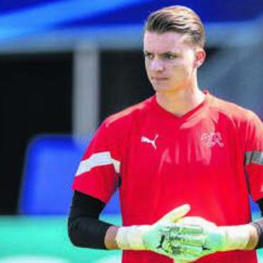Auf Sforzas Spuren - Marvin Keller letztes Jahr im Nati-Tenue an der U21-EM. Jetzt steht er im A-Kader. Bild: Freshfocus