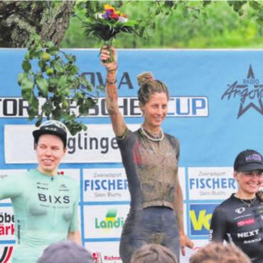Ein schlammiger Hauch Olympia - Hat ihre Kategorie gewonnen: Jolanda Neff (Mitte). Bild: jl