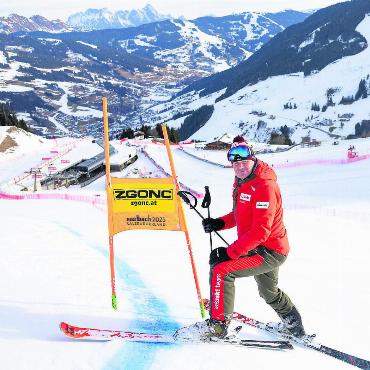 «Ski-Geschichte geschrieben» - Swiss-Ski-Präsident Urs Lehmann auf der WM-Abfahrtspiste in Saalbach-Hinterglemm. Wenige Stunden später siegt hier der Schweizer Franjo von Allmen. Bild: Freshfocus