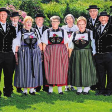 Jodler übten im Appenzell das Zäuerli - Die Jodlerinnen und Jodler aus Dottikon haben sich im «Zäuerle» geübt. Der «Appenzeller-Jodel» wurde anlässlich des Vereinsausflugs ausprobiert. Bild: zg