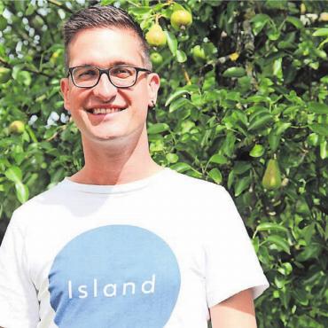 Blick über den Tellerrand - Stefan Heinzmann möchte seinen Horizont erweitern und wird nun fürs Erste als Erntehelfer sein Brot verdienen. Bilder: Monica Rast