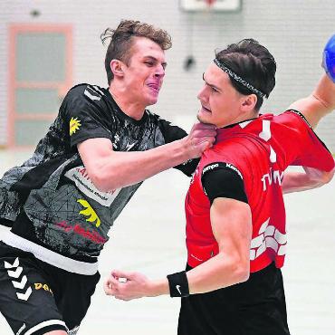 Saison dauert 20 Minuten zu lang - Gegen die Muotathaler hatten die Murianer (rechts Janis Furter, drei Tore) am Ende nicht mehr viel entgegenzusetzen. Bild: tvm