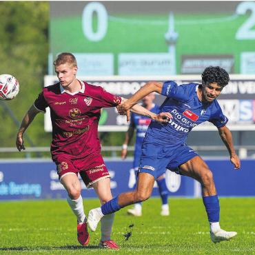 Lustlos und harmlos - Ohne Kampf und Emotionen: Der FC Wohlen (rechts: Luca Nascimento) fand in der ersten Halbzeit nicht statt.    Bild: Andy Müller