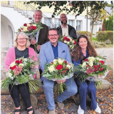 Alle Gemeinderäte bestätigt - Sie freuen sich über ihre erneute Wahl: (v. l.) Gemeinderätin Gabriela Bereuter, Gemeindeammann Daniel Stark, Gemeinderat Reto Knecht, Vizeammann Boris Sommer und Gemeinderätin Natascha Brunold. Bild: zg