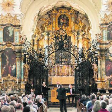 Fast wie einst in Venedig - Die Zuhörerinnen und Zuhörer sind bei «Musik von vier Emporen» mitten im musikalischen Geschehen. Bild: zg