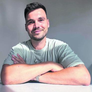 Ende ist da, Liebe bleibt - Es wird nichts aus dem Comeback beim FC Wohlen. Ex-Profi Goran Karanovic beendet sein Engagement beim FC Wohlen. Bild: Stefan Sprenger
