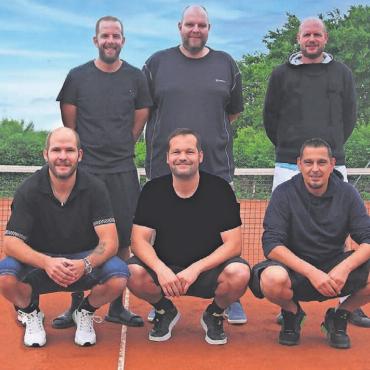 Fast schon ein Selbstläufer - Das OK-Team des 24. Bachstross-Cups ist bereit für ein weiteres tolles Turnier. Oben von links: Lucas Büchi, René Huber (Präsident), Sandro Mandelz. Unten von links: Benjamin Egloff, André Stutz, Fabrice Horat. Bild: zg
