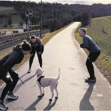 Wo Training zur Gemeinschaft wird - Bei jedem Wetter draussen trainieren gibt Energie und macht Spass.    Bild: zg