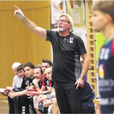 Vom Aufstieg und anderen Visionen - Trainer Alex Milosevic und sein Team wollen unbedingt den Aufstieg realisieren. Bild: jg /Archiv