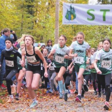 Aufwärmen mit dem Sprint-Profi - Schon beim Start beginnt das Ringen um die besten Positionierungen.