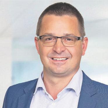 Gesundheitskosten im Fokus - Daniel Strub, CEO des Spitals Muri, referiert im Zeughaussaal. Bild: zg