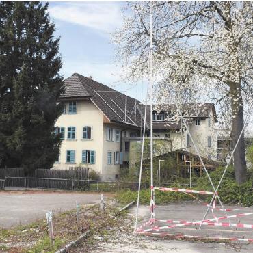 «Das Interesse ist grossartig» - Das Lüthi-Tschiemer-Haus darf abgerissen werden: Es muss dem Projekt «Reach 17» der Raiffeisenbank Wohlen weichen.