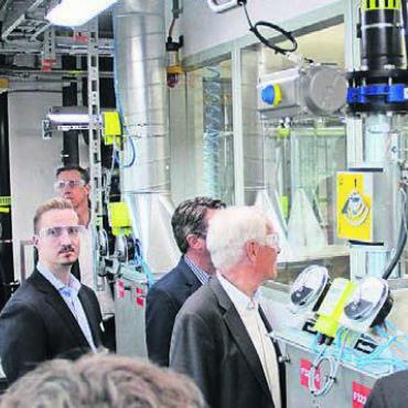 Starke Marktstellung erarbeitet - Sehen, wohin das Geld fliesst: 700 Millionen Franken investiert die Dottikon ES in den Ausbau der Produktionskapazitäten. Jetzt gehen sie nach und nach in Betrieb.