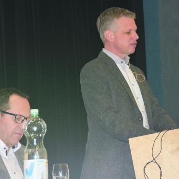 Ja, aber zu anderer Variante - Gemeindeschreiber Frank Koch (links) und Ammann Simon Zubler. Bild: ake