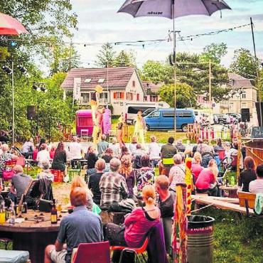 Von Spaghetti bis Seiltanz - Nousu, das artistische Bühnenfestival im Rahmen der Sommerbar Wohlen. Bilder: Henry Schulz / zg