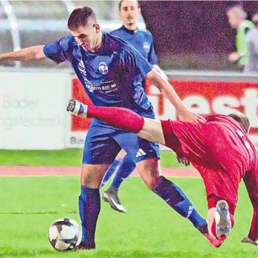 Niederlage trotz Kampfgeist - Halil Hoxhaj (links) und der FC Bremgarten verlieren auch auswärts in Zofingen. Bild: André Griffel