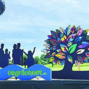«Usgrächnet» hier geht etwas - Die Dorfeingänge werden immer bunter – das grosse Fest rückt näher.