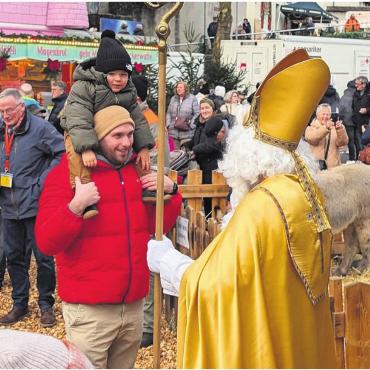 «Ein modernes Wunder» - Am Christchindli-Märt trifft man den Samichlaus – das erfreut Gross und Klein.