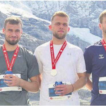 Beim Highlight dabei - Diese fünf Freiämter waren am Jungfrau-Marathon dabei. Von links: Florin Villiger (Auw), Lars Christen, Björn Zimmermann, Simon Steffen (alle aus Muri) und Beat Näf (Aristau). Bild: zg