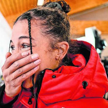 Freude und Trauer - Freudentränen. Melanie Hasler schafft bereits im ersten Weltcuprennen im Monobob (im Dezember) den Sprung auf das Podest.