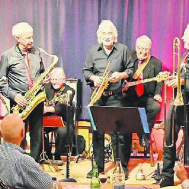 Erneut für ein Highlight gesorgt - Die Herb Miller Jazz Band in Aktion mit (v. l.): Herb Müller, Ruedi von Arx, Bild: zg Heinz Gysin, Markus Hächler, Rolf Eichenberger, Rolf Treichler, Daniel Hofmann.