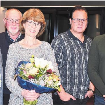 Auf gutem Integrationskurs - Das Sakristan-Team hat einige Wechsel erfahren (v. l.): Kirchenpflegepräsident Josef Brunner, Erich Stähli (verabschiedet), Ruth Müller (verabschiedet), René Wettstein (neu) und Damir Kljucevic (bisher).
Bilder: Daniel Marti