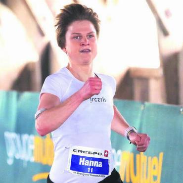 Viel Liebe für den Lauf - Sieg im Vorjahr, Titelverteidigung und viel Engagement hinter den Kulissen. Hanna Gröber und der Reusslauf passt wie die Faust aufs Auge. Bilder: Josip Lasic (3), Alexander Wagner (3)