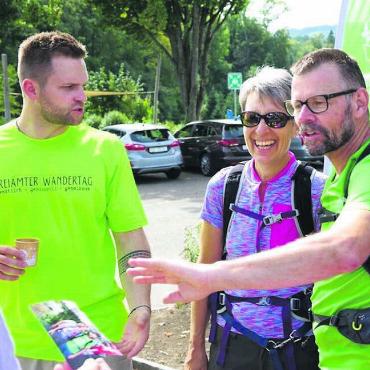 Gemeinsam unterwegs - Spass und Schalk gehören auch dazu. Bilder: zg
