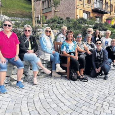 Schön wars im Appenzellerland - Einmal ohne ihre Instrumente unterwegs. Die Lipsticks im Vereinsweekend. Bild: zg