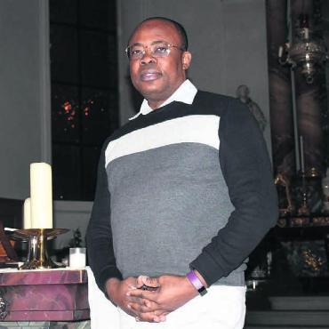 «Ich gebe, was ich habe» - Gut eingelebt – auch in der Kirche in Wohlen: Ignatius Okoli, der neue Leitende Priester im Pastoralraum Unteres Freiamt, möchte die Menschen und die Pfarreien zusammenführen. Bild: Daniel Marti