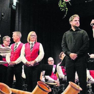 Harmonisches Zusammenspiel - Werden vom Präsidenten Markus Konrad (rechts) geehrt, von links: Roland Konrad, Giovanni Castelli, Daniel Steinmann, Brigitte Koch und Stefan Grüninger.