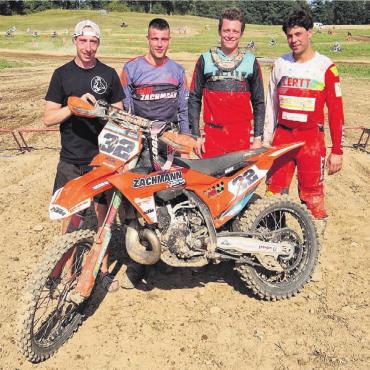 Heisses Wochenende - Vier Freiämter, die am Start waren. Von links: Timon Küng (Villmergen), Tim Mäder, Joshua Burch und Ivan Stocker (alle aus Boswil). Bilder: zg