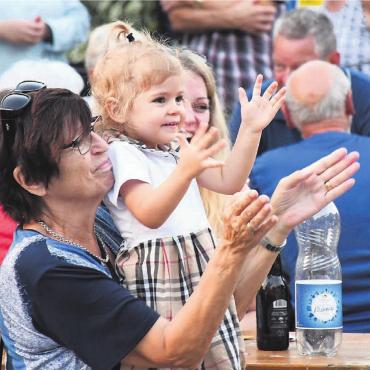 Die Gemeinsamkeit zelebriert - Das Fest hat rundum einen grossen und herzlichen Applaus verdient. Bilder: Daniel Marti