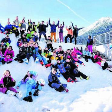 Viel Spass trotz wenig Schnee - Die Villmerger Kinder fühlten sich im neuen Lagerhaus wohl – und im Schnee und auf den Pisten sowieso. Bild: zg