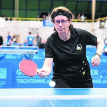 Renold mit zwei Medaillen - Ilona Renold holt mit 50 Jahren noch zwei Medaillen für den TTC Bremgarten. Bild: zg