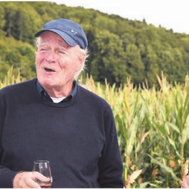 Damit es wieder sprudelt - Sie freuen sich, dass es nach zehn Jahren der Planung endlich losgeht: Verbandsingenieur Erich Faes (links) und Didier Blétry vom Bohrunternehmen.