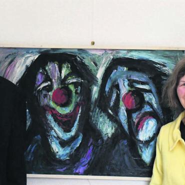 Ihre Begeisterung ist ansteckend - Ein eingespieltes Duo: Robert Keller und Verena Schütz bilden das Co-Präsidium der Kunstkommission und überzeugen mit ihrer Arbeit. Mit der Ausstellung mit den Clownbildern von Giani Castiglioni machten sie etlichen Kunstinteressierten eine ganz grosse Freude. Bild: Archiv/dm