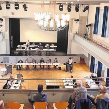 Auch Kritik am Gemeinderat - Der Einwohnerrat wird am Montag gefordert sein: Die Budgetdebatte verspricht viel Spannung – vor allem wenn es um den Steuerfuss geht. Bild: Archiv